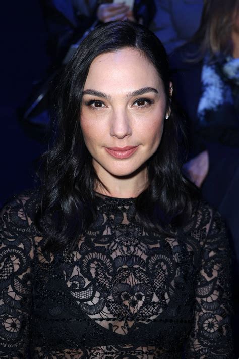 gal gadot paris 2023.